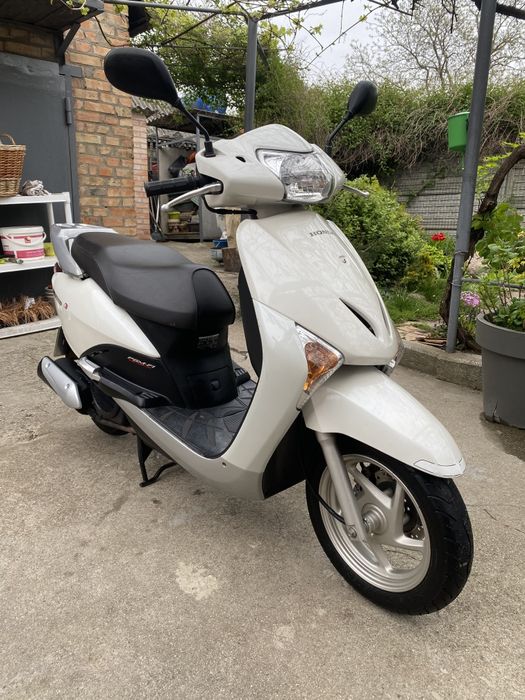 Скутер Honda lead 110