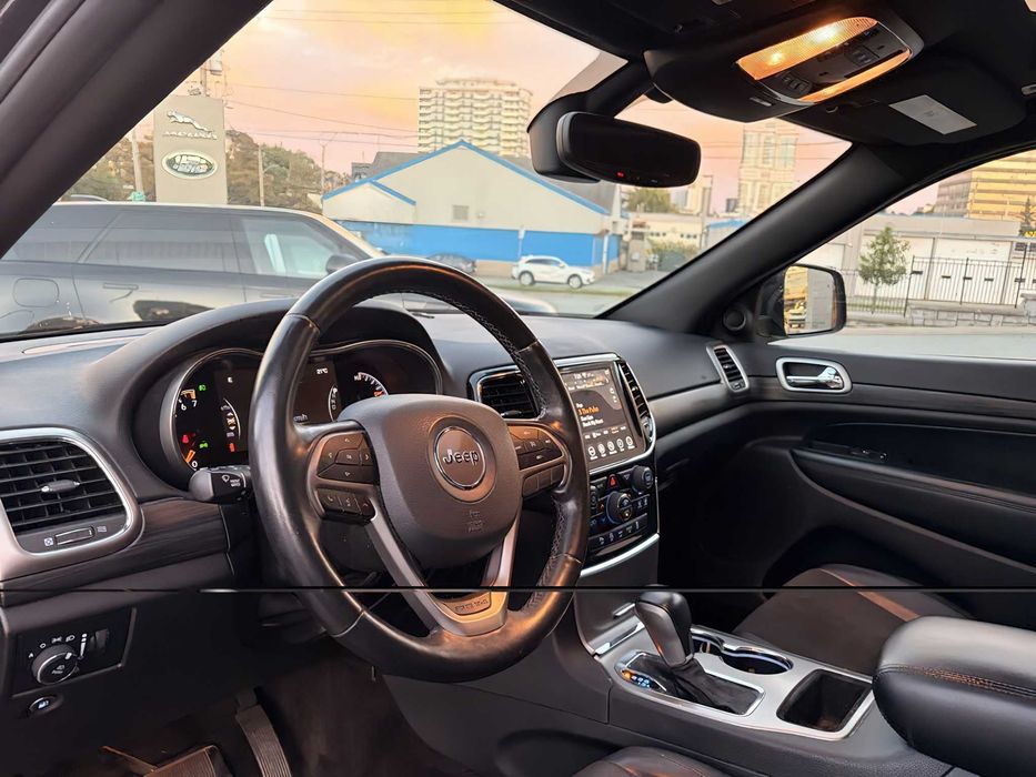 Jeep Grand Cherokee      2020