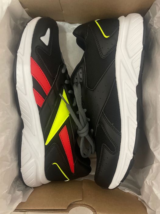 Lote de ténis Reebok novos, nunca usados e selados nas caixas, todos tamanho 42