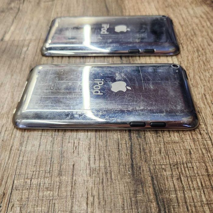 Плееры Apple iPod Touch 4 (16GB) – Белый и Черный