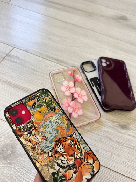 iPhone 11 64GB ідеальний стан з 4 чохлами та зарядкою