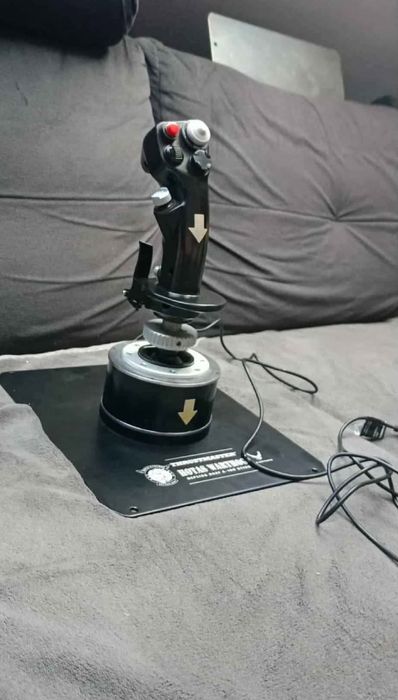 Joystick Thrustmaster HOTAS Warthog FLight Stick do PC Przewodowy