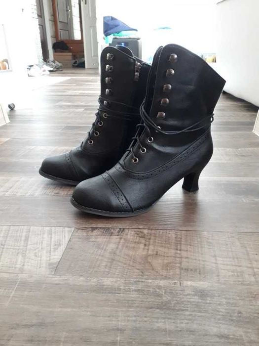 Buty kostiumowe - Guwenantki