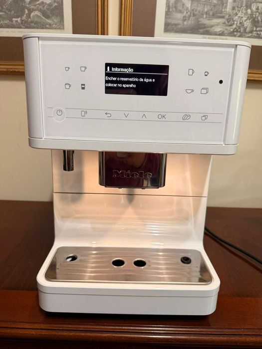 Máquina de Café MIELE CM 6160 BR