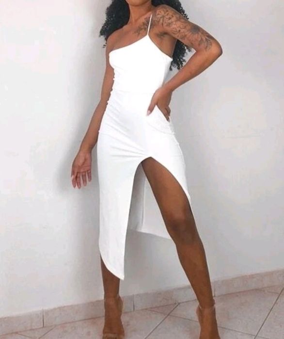 Sukienka z rozporkiem