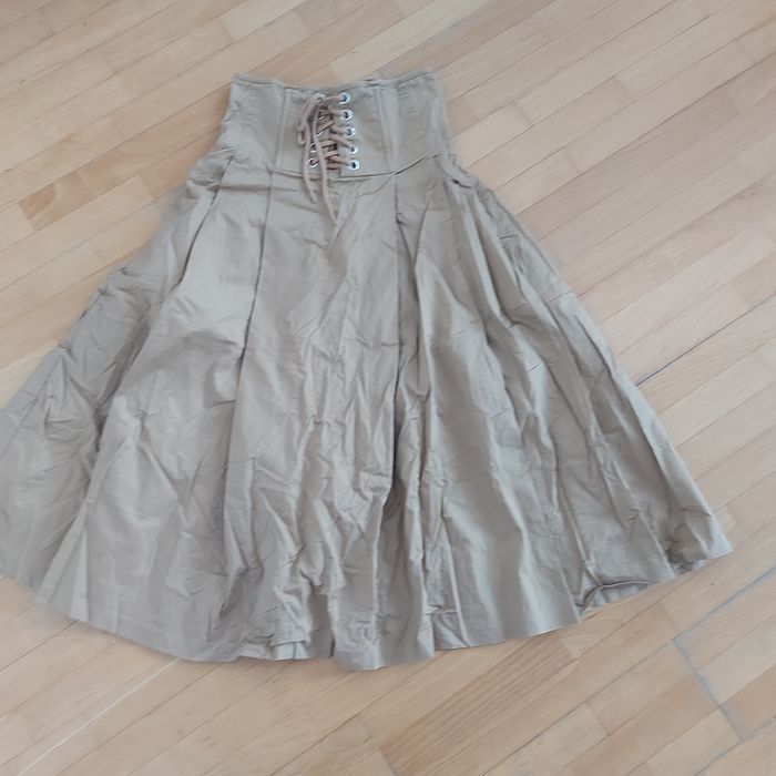 Spódnica z kieszeniami 34