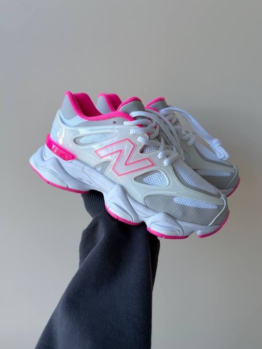 Кросівки New Balance 9060 | Нью Беланс 9060 — у білому кольорі з рожевими вставками