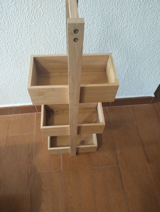 Porta coisas e cabideiro