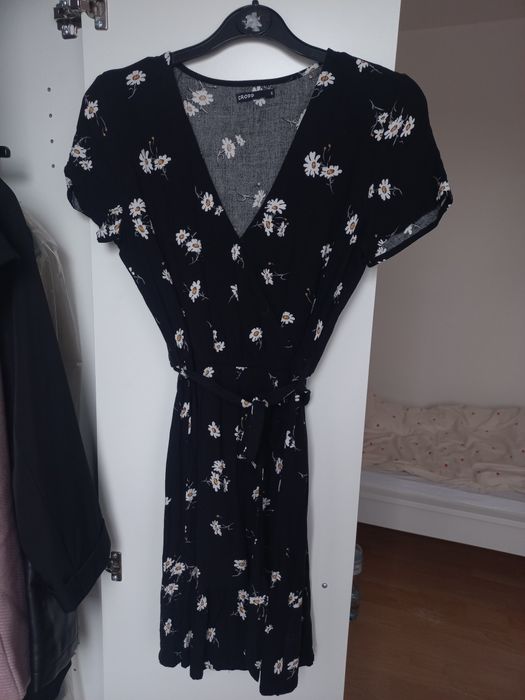 Sukienka w stokrotki