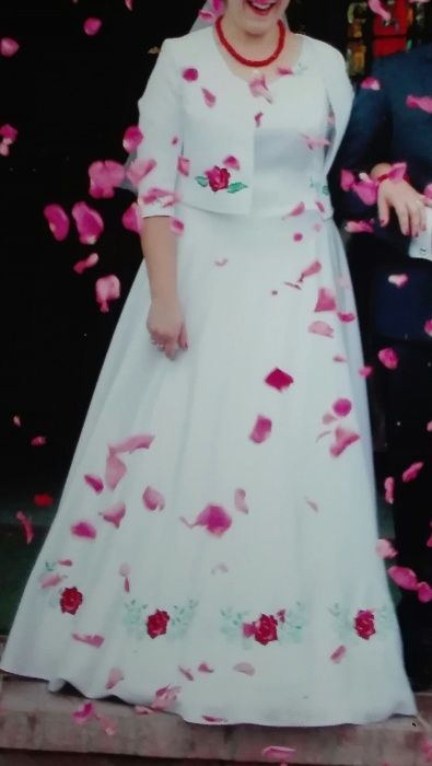 Sprzedam piękną suknię ślubną