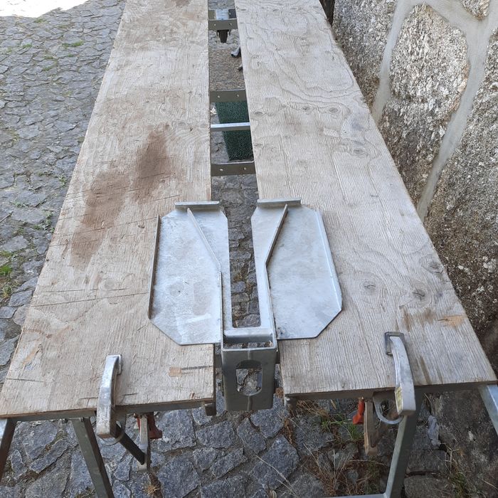 Mesa de trabalho, em bom estado