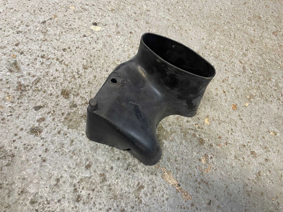 Wlot na chłodnice oleju Audi S2