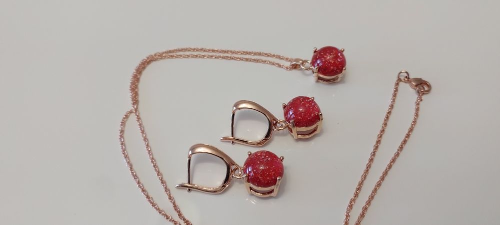 Zestaw pozłacanej biżuterii