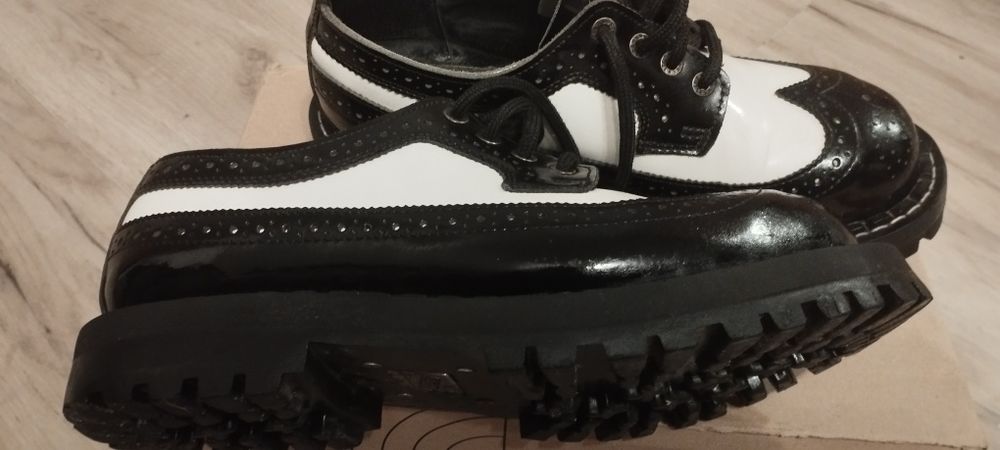 Buty glany firmy Steel