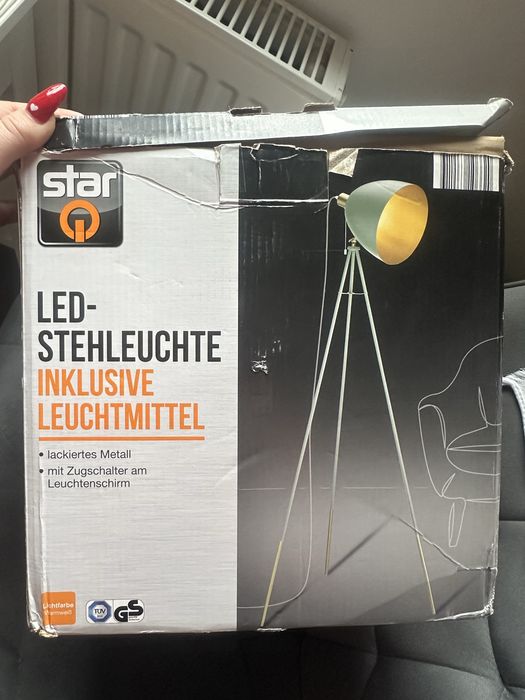 Lampa stojąca podłogowa