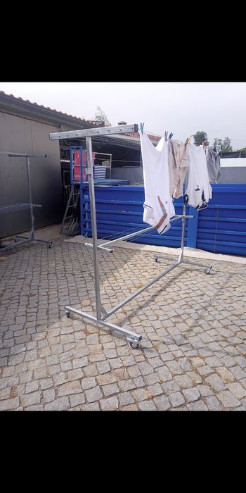 Estendais novos galvanizados com rodas