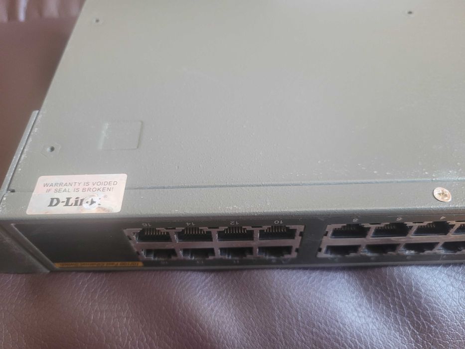 Комутатор некерований D-Link DES-1016D 16-портовий 100Мбіт металевий