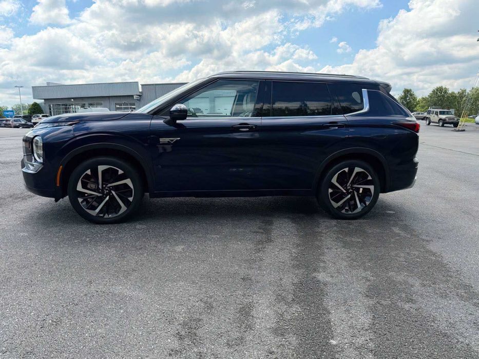 Mitsubishi Outlander PHEV SEL      2023