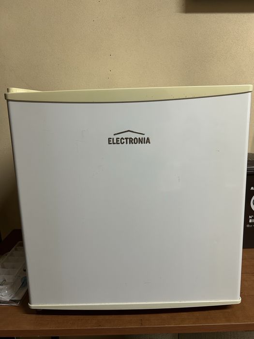 Frigorifico pequeno Electronia