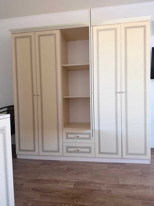 Продам шафу б/у, на 5 створок