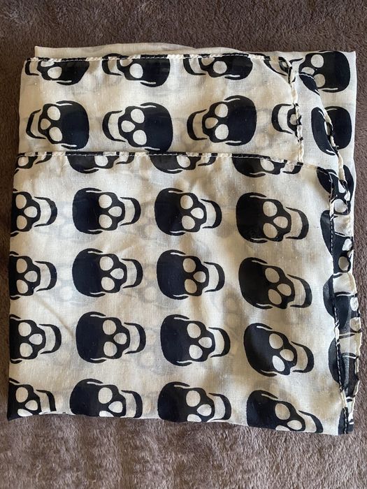 Шарфик з черепами