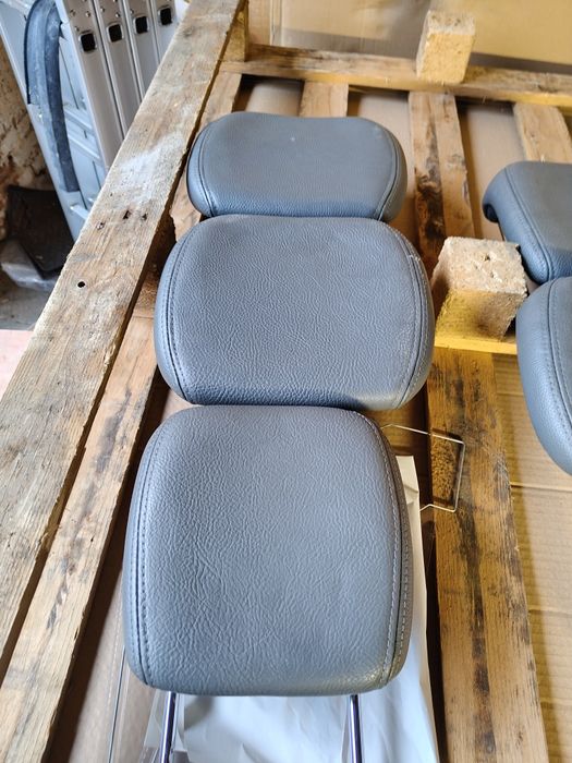 Komplet zagłówkow I tylna półka do Chrysler Grand Voyager