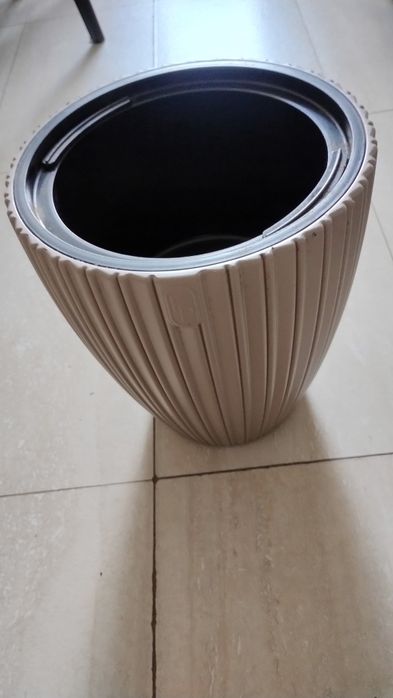 Donica Mika 30 beżowa z 2 wkładami Form-Plastic