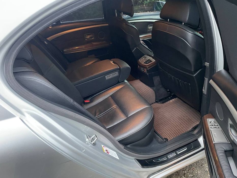 BMW 730i 2003рік газ/бензин