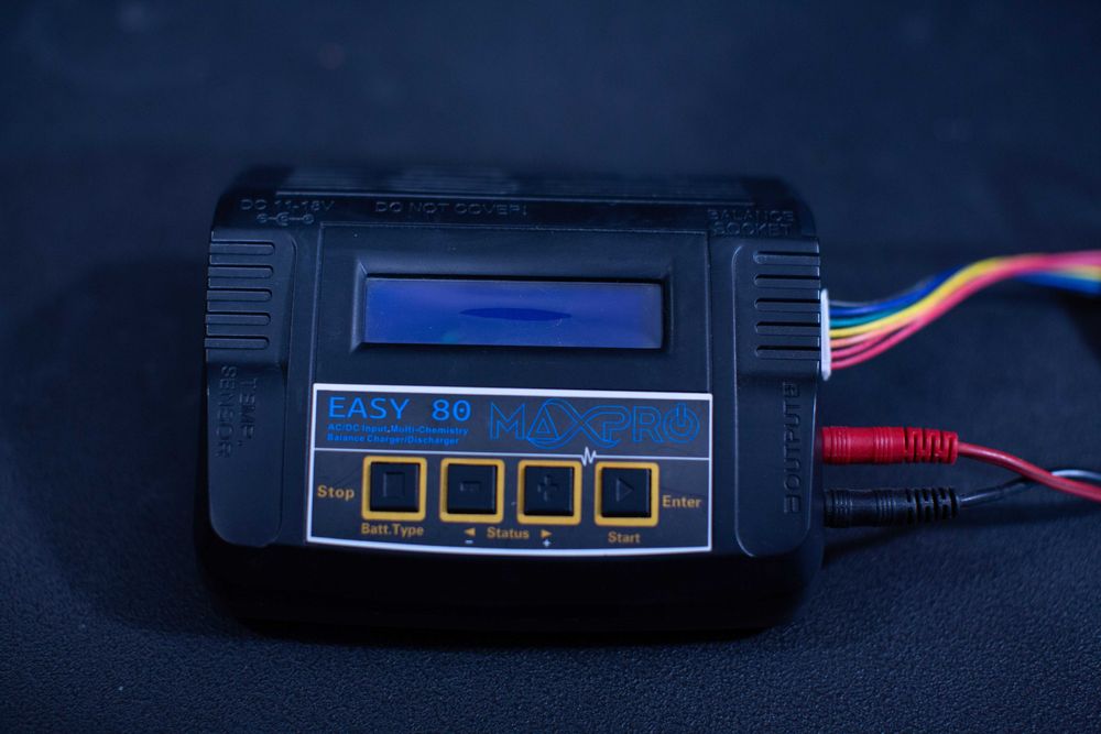 Carro RC com Rig para Câmera + Comando Traxxas 2.4GHz