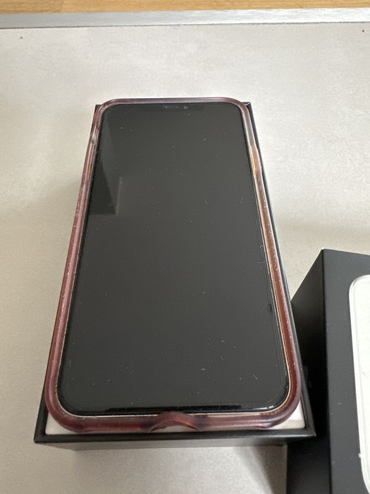 iPhone 11 Pro Max 64 GB Silver Stan idealny Bateria 84%