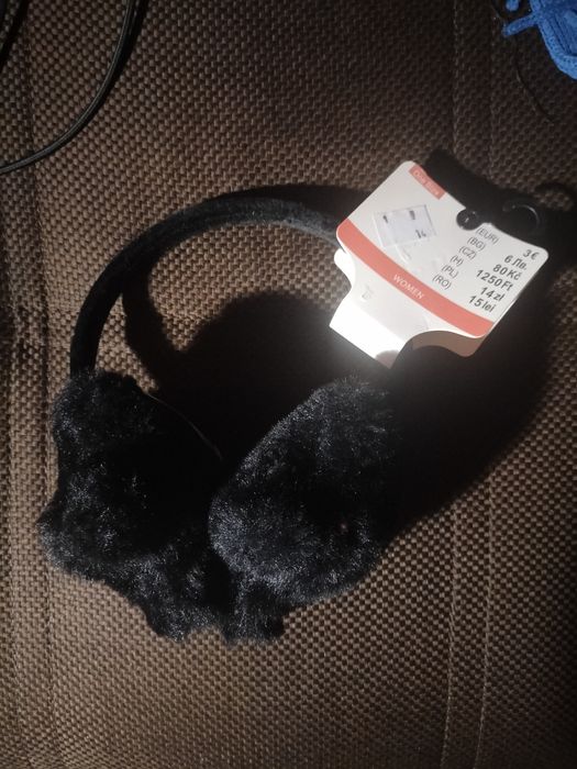 Ocieplacze na uszy czarne gwiazdy