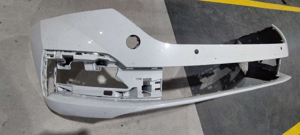 PARA-CHOQUES FRONTAL SKODA OCTAVIA 5E3807221