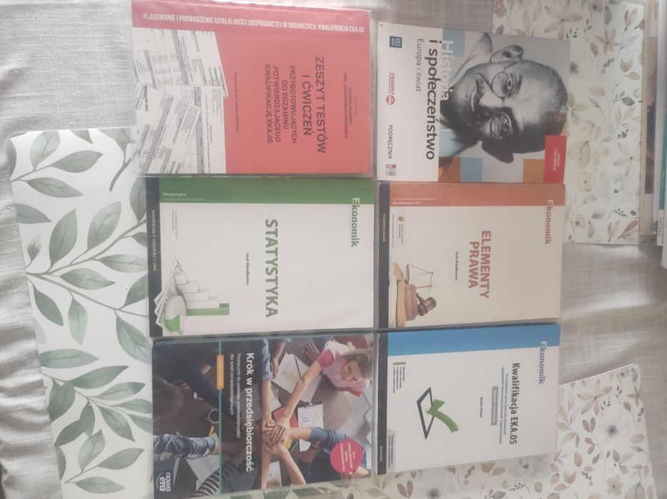 Sprzedam książki do technikum