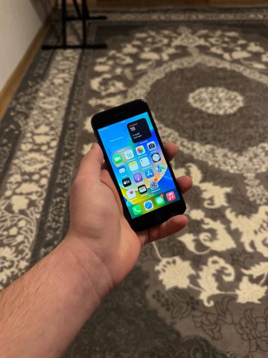 Iphone 8 хороший стан, батарея 77%