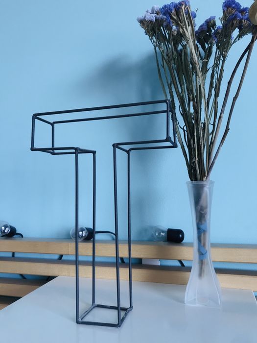 Letra decorativa AREA (T)