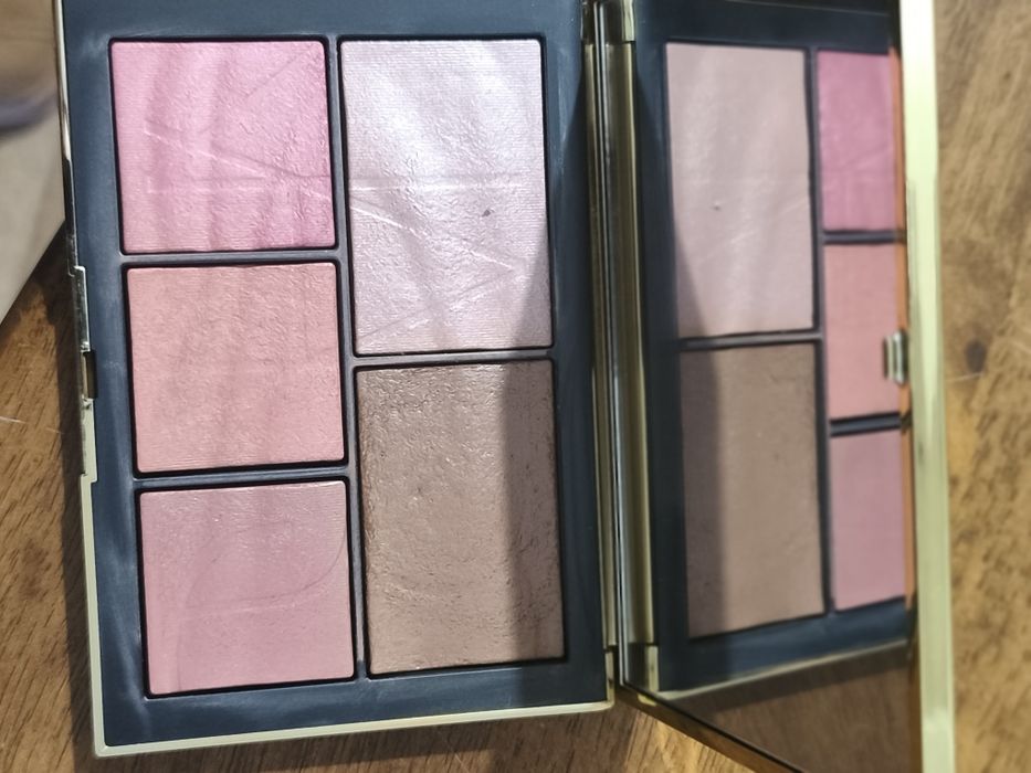 Продаю палетку для обличчя від NARS