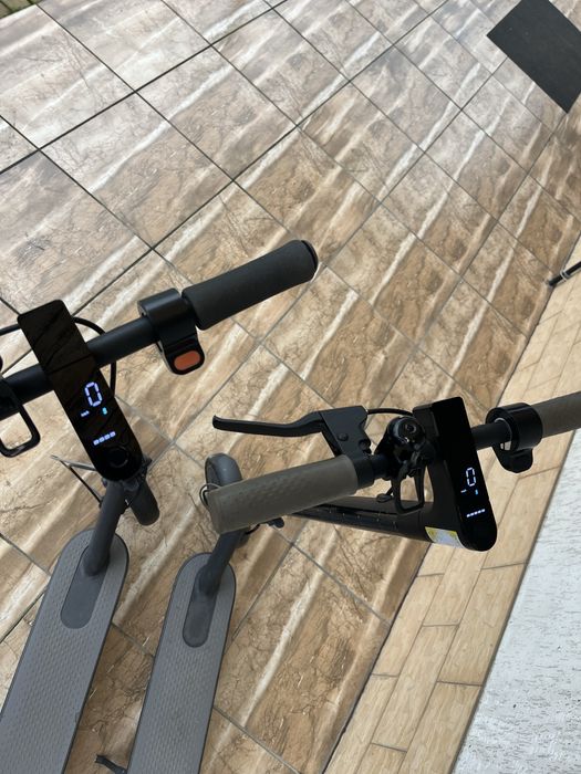 Срочно 2 самоката Xiaomi Mi Essential