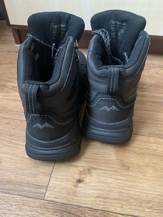 Зимние ботинки для мальчика 37р