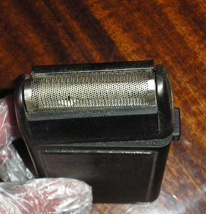 електробритва у неробочому стані