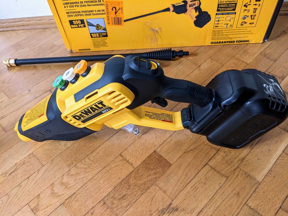 DeWALT DCPW550 20V акумуляторна мийка високого тиску