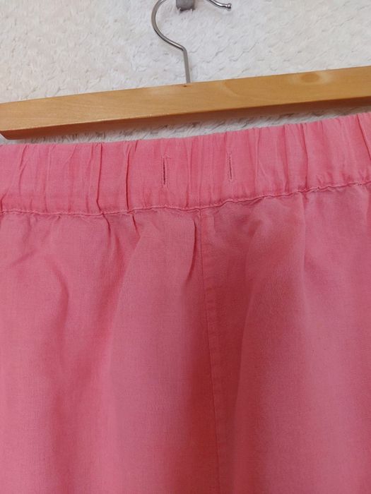 COS Krótkie spodenki, szorty z lnem, różowe. S/oversize