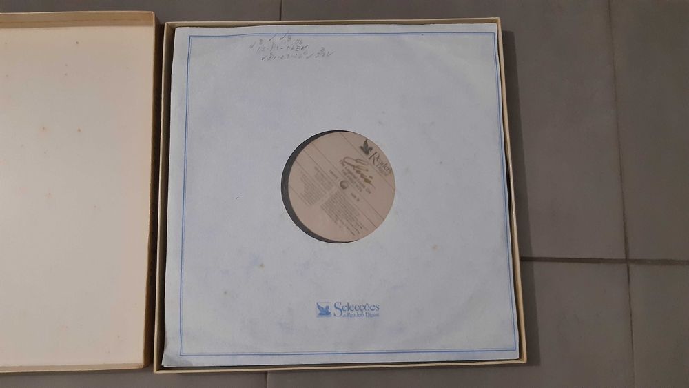 Vinil Elvis Presley The Legend Lives On - 8 discos