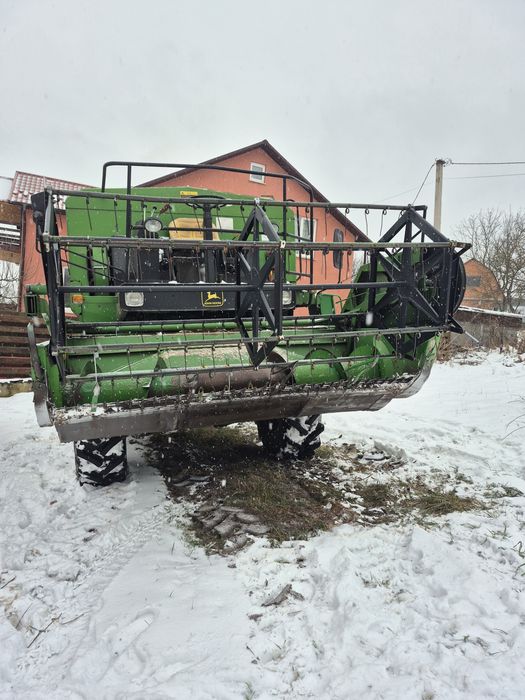 Зерновий комбайн JOHN   DEERE 1032