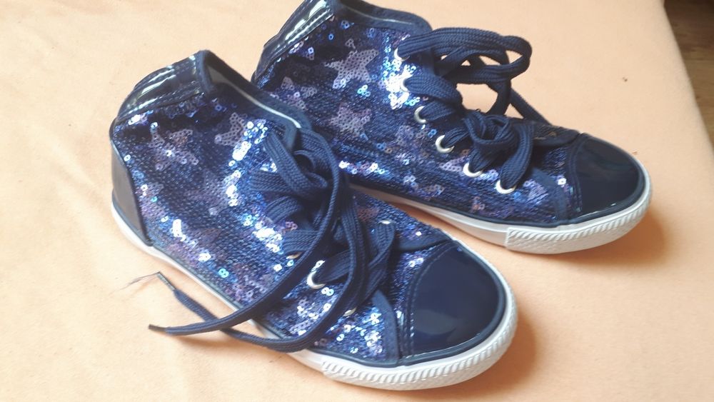 Nowe trampki z cekinami rozm 33