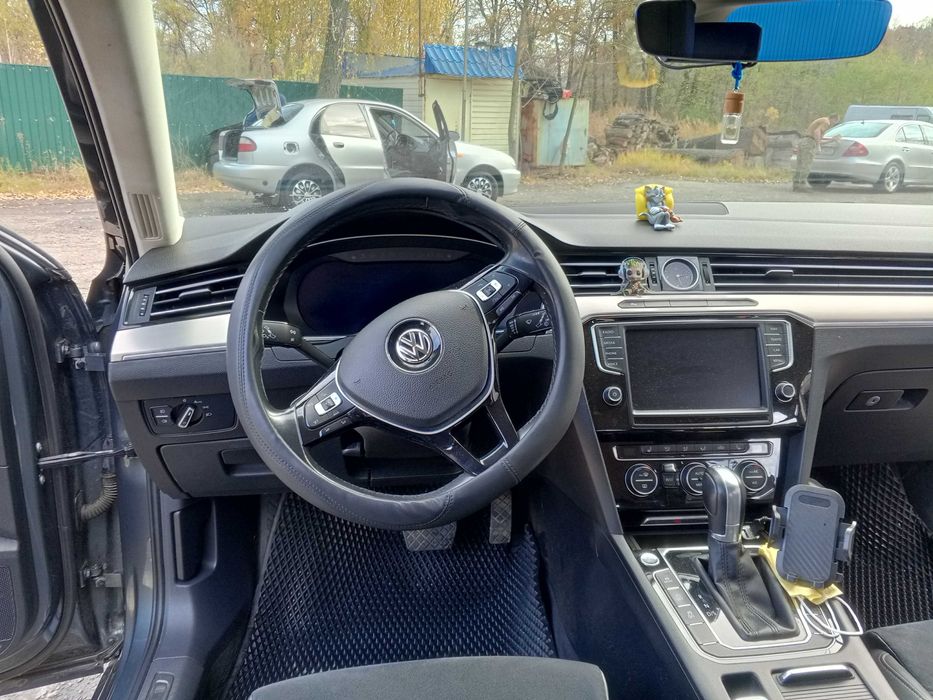 Фольксваген Пасат б 8.4х4.