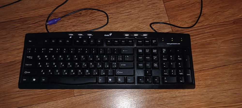 Продам клавиатуру