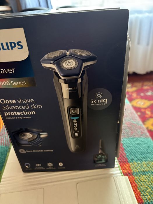 Продам эл.бритву Philips 7000series