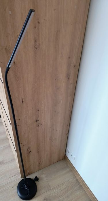 Nowoczesna lampa z funkcją przyciemniania