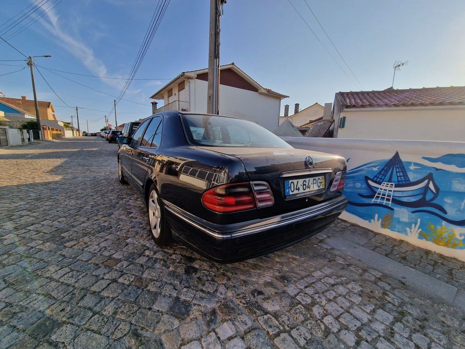 Mercedes-Benz E320