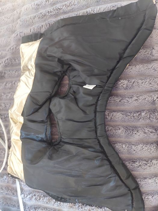 Продам жилетку на собачку